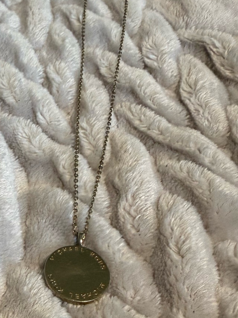 🟡 Michael Kors Gold-Tone Disc Pendant Necklace